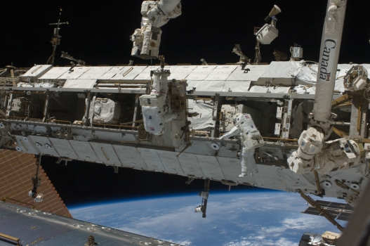 2009年太空人在太空站外修理軌道車情況