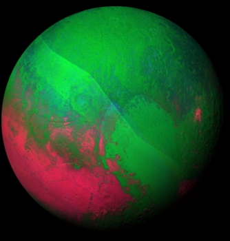 冥王星奇特表面特徵和動態變化的假色合成照片