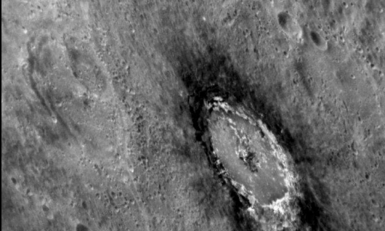 水星上與眾不同有暈暗環繞的火山口
