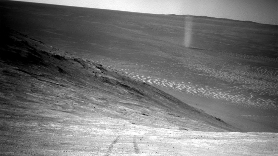 機遇號三月三十日拍攝火星上的塵捲風
