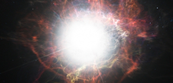 畫家筆下的超新星爆炸形成粉塵