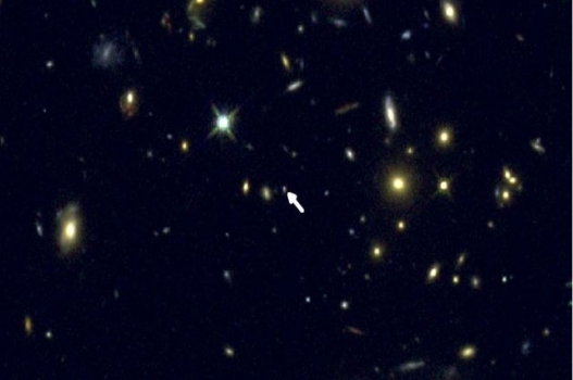 箭頭的位置是COSMOS-1908星系