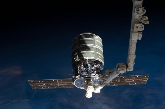 國際太空站機械臂成功捕捉天鵝座貨運太空船