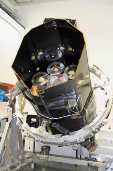 組裝中的eROSITA X-射線望遠鏡