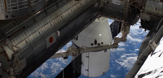 天龍號貨運太空船停泊在國際太空站