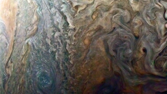 木星上的黑斑和暴風雲