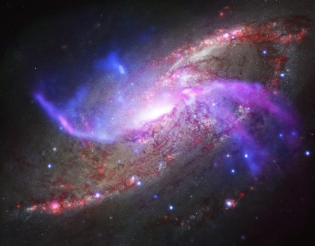 NGC 4258的多波段數據合成圖