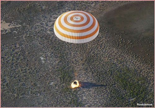 聯盟號M03太空船降落地面照片